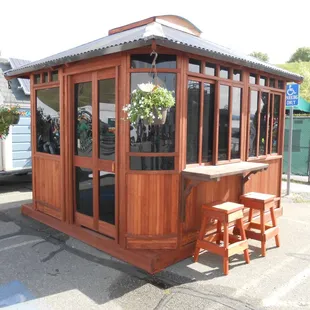 11x11 with bar and bar stools