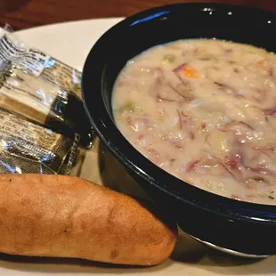 11/18/23 soup of the day (Reuben) with breadstick and crackers