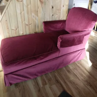 Antique Chaise Lounge   Pam at phnevins@yahoo.com