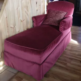 Antique Chaise Lounge    very good condition     Would you be interested       in buying?