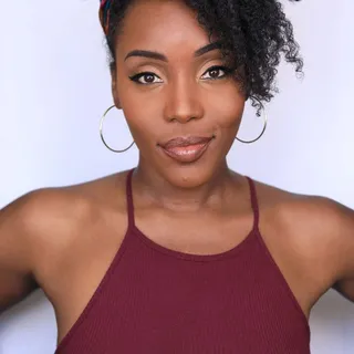 Mia L.