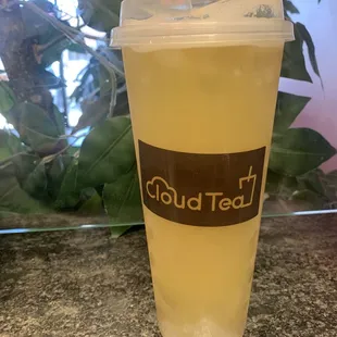 Pineapple green tea with lychee jelly