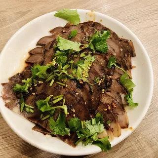 24 Piece Spicy Beef Slices ()