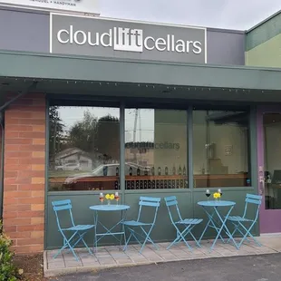 Cloudlift patio seating