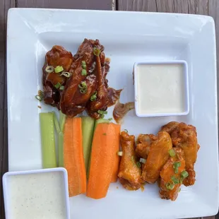 Buffalo &amp; BBQ IPA Wings