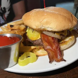Burger medium with everything and fries
