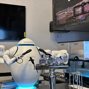 Cloutea store: ADAM the robot barista