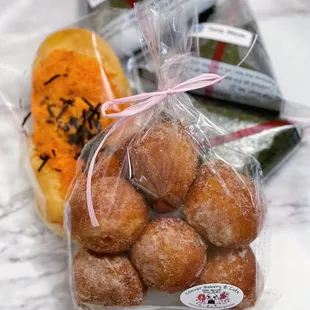 Cinnamon sugar doughnut... Delicious!