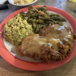 Fried chicken, broccoli casserole, green beans