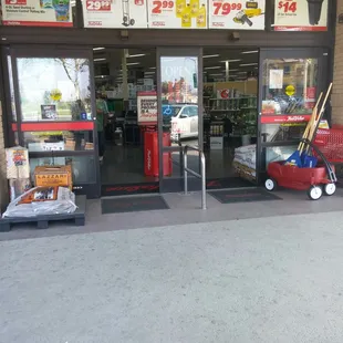 Garden stuff on sale!