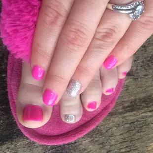 Thank you clovis nail salon!  you did a great job on my hands and feet.