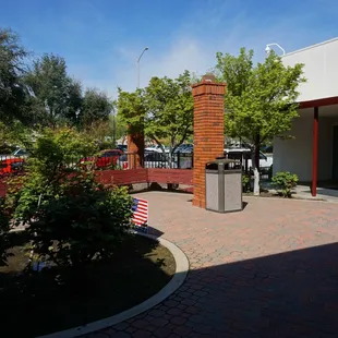 Outdoor patio area just outside of the Veterans Room