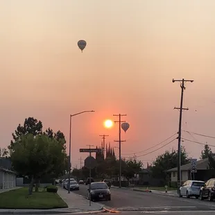 It's a Bird! It's a Plane! It's CLOVIS FEST Hot Air Ballon on my morning walk!