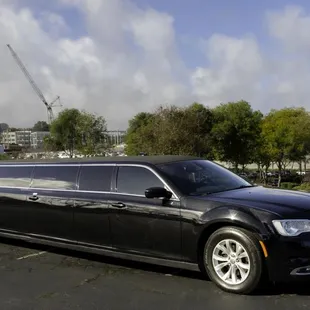 8 Pax Stretch limousine