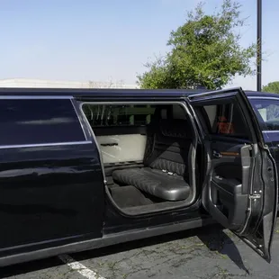 8 Pax Stretch limousine