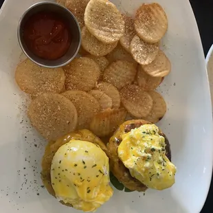 Maryland Crab Cakes Benedict