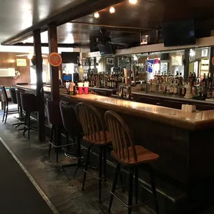 Pool table and bar are really nice!