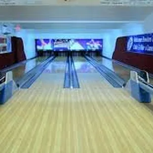 4 lanes to enjoy by the game not per hour.