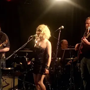 One Way Or Another Pittsburgh's Blondie tribute