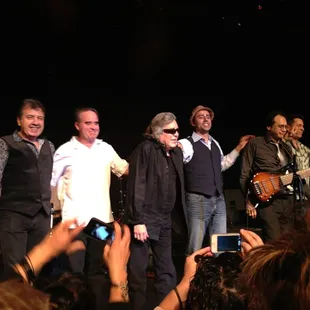 Feliciano and his band take their bows at the end of the show.