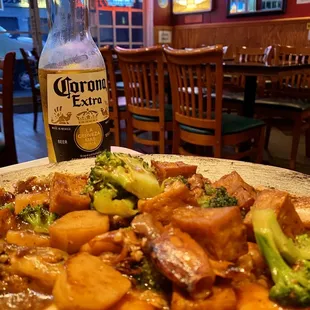 Thirsty Thursday with a bottle of corona and sizzling seafood. YUMMMMM