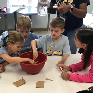 Making jello BRAINS in camp Grossology