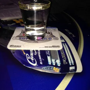 One of the best bartenders I ever meet enjoying being here nice music nice people and I'm coming back to play pool