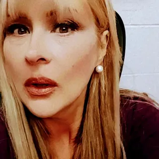 Lori R.