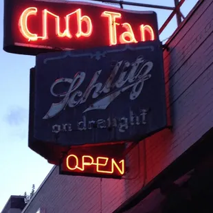 #clubtap #clubtan sign