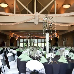 Clubhouse at Paradise Valley Weddings (Photo By Mariea Rummel Photography)