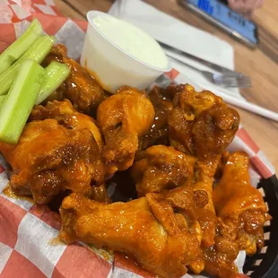 bbq chicken, fried chicken, bbq wings, chicken wings, chicken wings and fried chicken, chicken, fried chicken wings, poultry, food