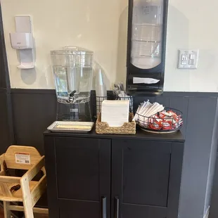 Utensils and water station