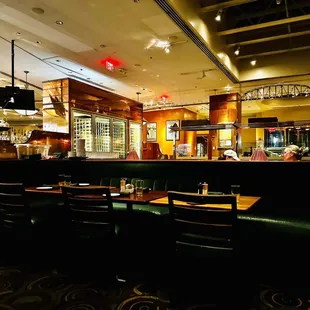 the bar and dining area