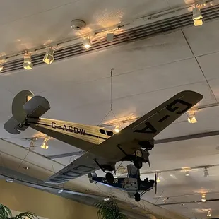 sushi and sashimi, interior