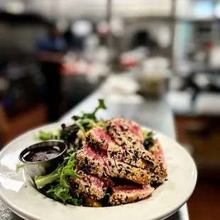 Seared Tuna Salad