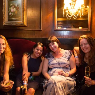 Dinner, live music and dancing: The perfect date night.