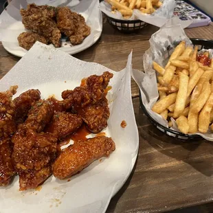 Garlic Spicy Wings with Fries