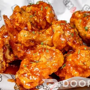 bbq chicken, fried chicken wings, chicken wings, fried chicken, chicken wings and fried chicken, poultry, food, bbq wings, chicken