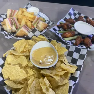 Chips &amp; Queso, Club Sandwich, Buffalo wings