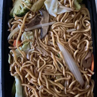 Vegetable chow mein