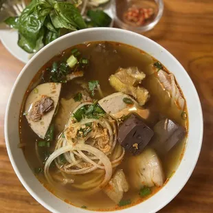 Bùn bo hue