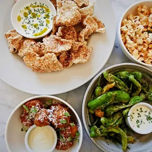 Weekday happy hour specials from 4pm - 5:30pm