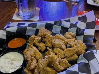 Lew's Grill & Bar