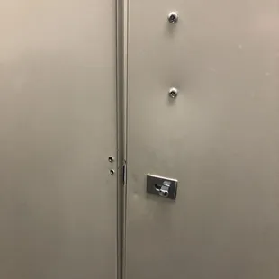 No bathroom door handle