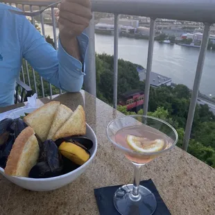 Mussels and raspberry vodka