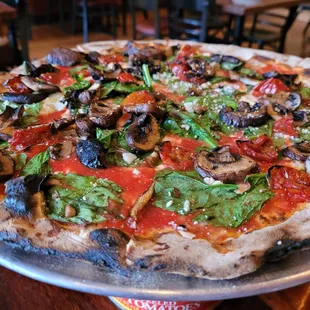 mushrooms, spinach, and tomato