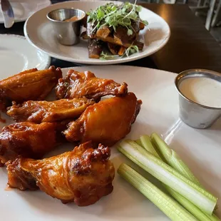 $10 happy hour wings