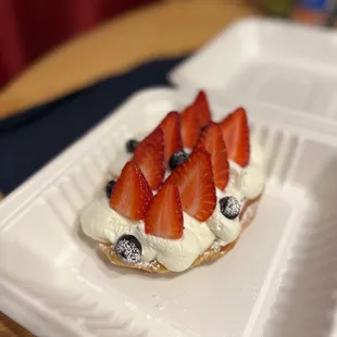 Strawberry croffle to go