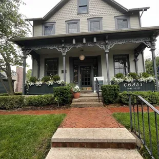 Front porch. Great for pictures.