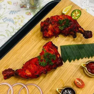 food, chicken wings and fried chicken